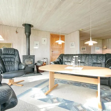Amazing In Hadsund With Sauna Vakantiehuis